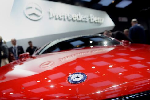 Mercedes Dangles Bounties Pushing Dealers for Top Service