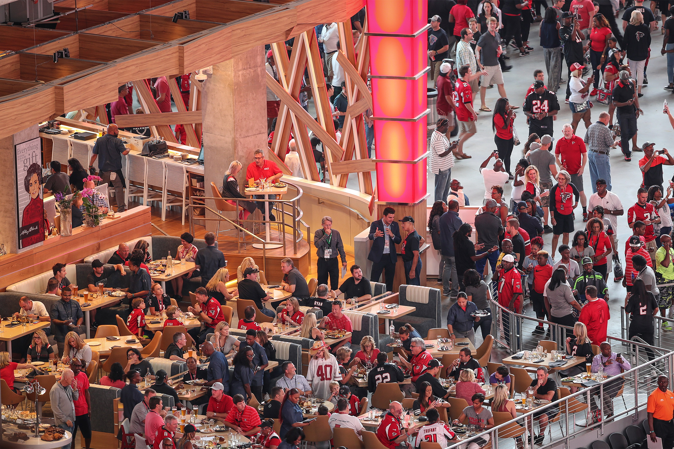 Mercedes-Benz Stadium dropping concession prices, banning cash in 2019 -  The Falcoholic