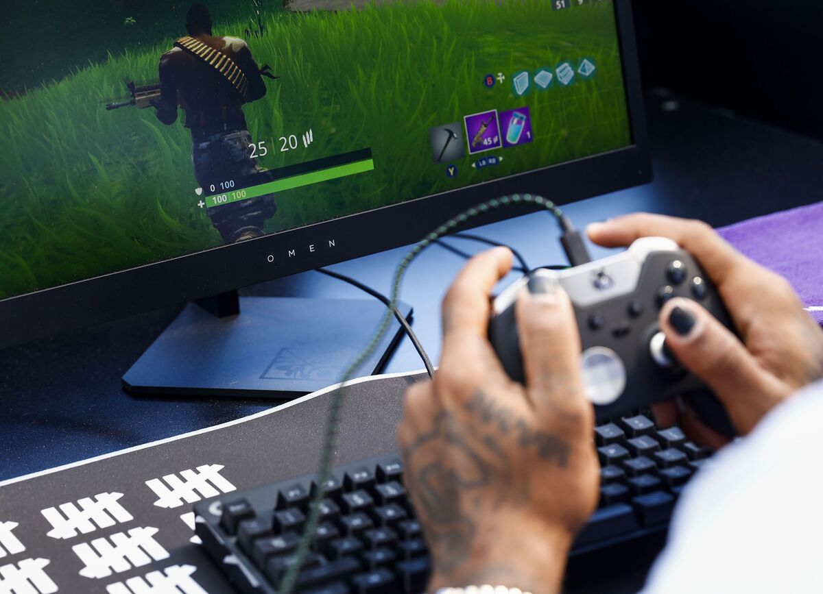 a gamer plays in epic games fortnite battle royale celebrity pro am at the e3 expo in los angeles on june 12 - fortnite dance class nyc