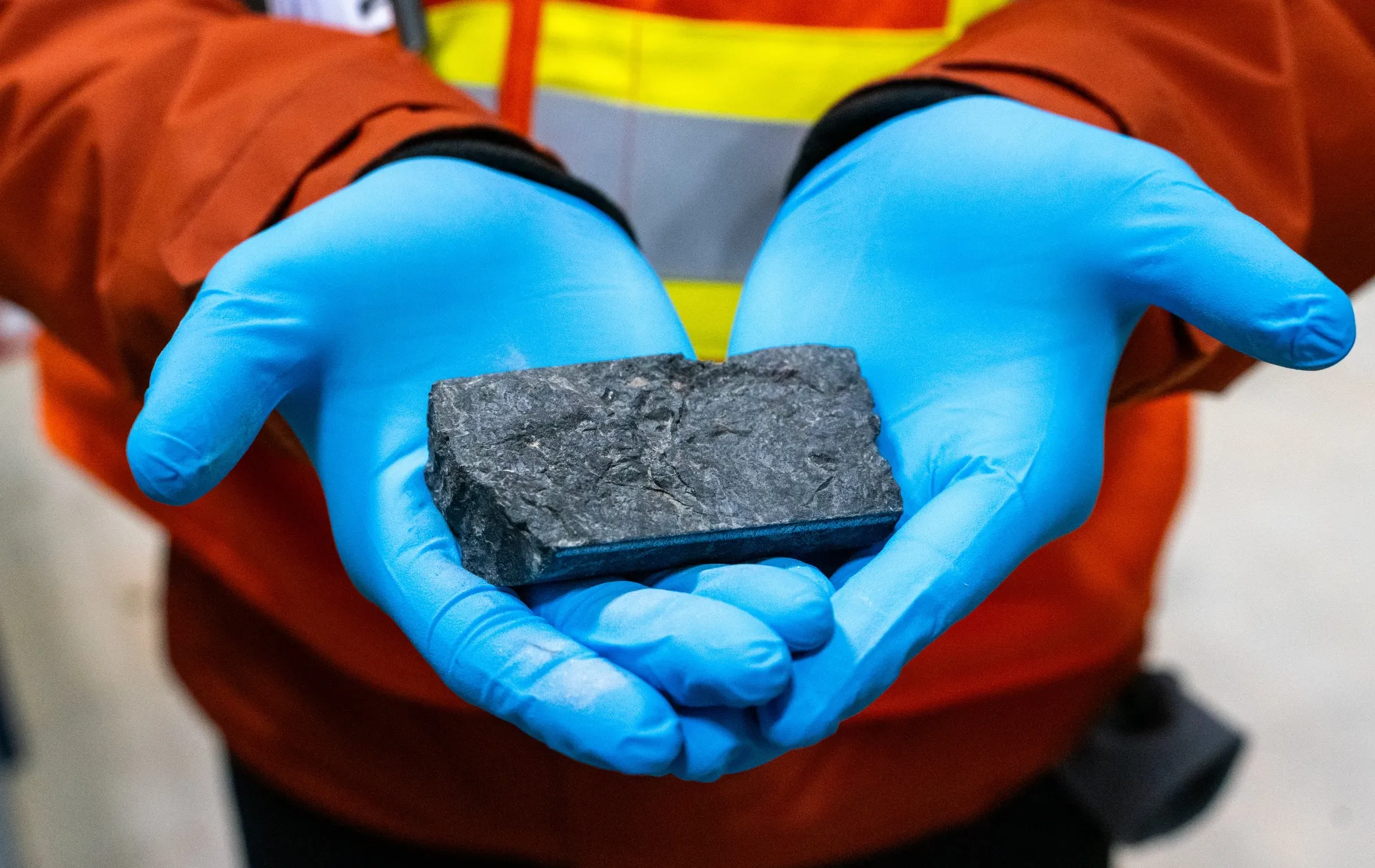 Một mẫu lõi có nồng độ urani cao.