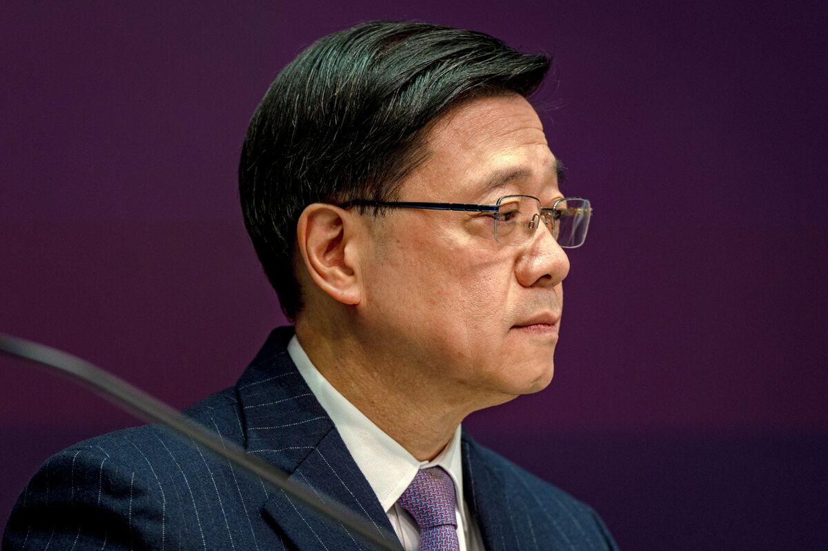 Hong Kong Leader Set to Focus on Economy in Policy Speech