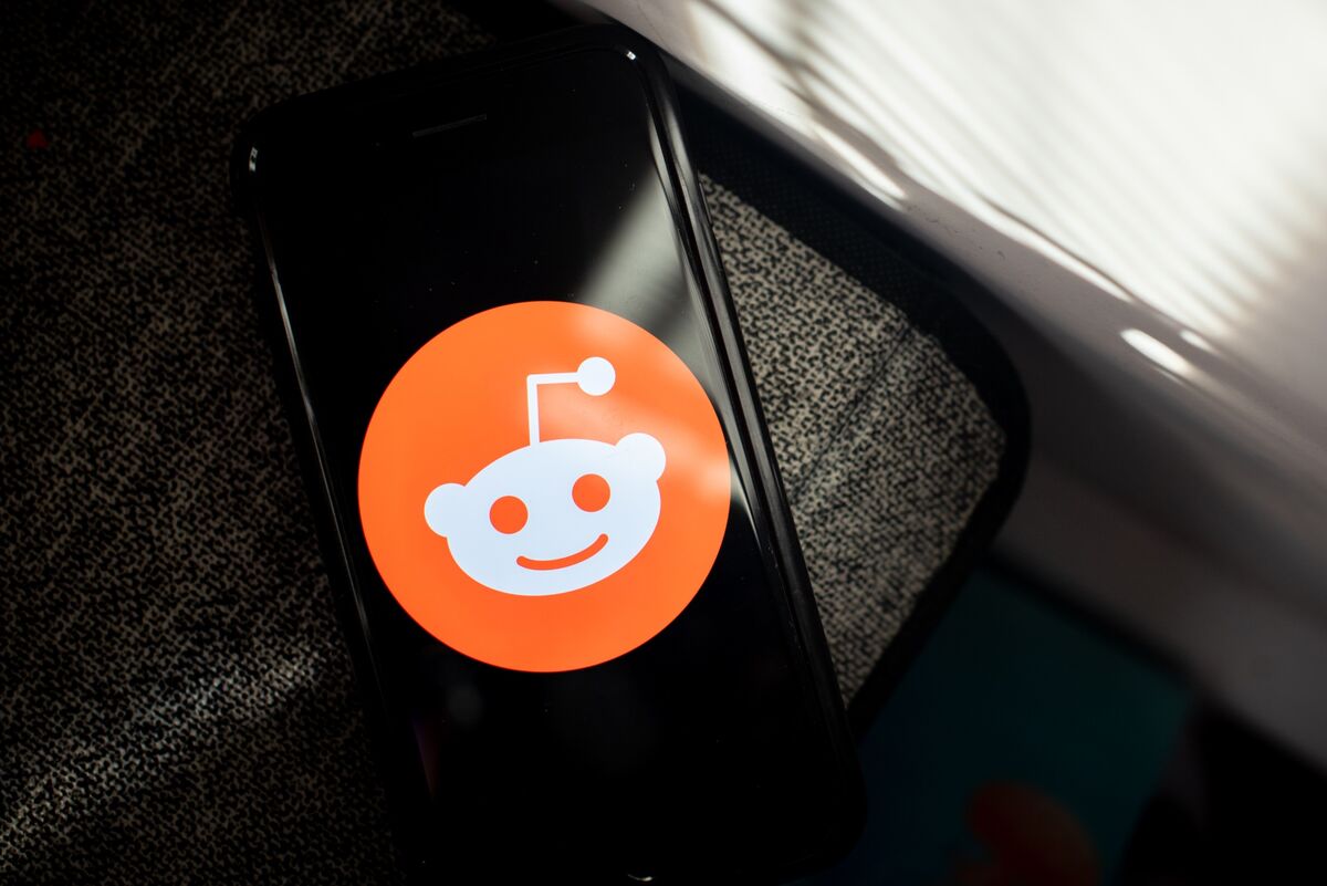Sources: Reddit could go public as soon as March 2022 at a valuation of up to $15B; the company was last valued at $10B in August 2021 (Bloomberg)