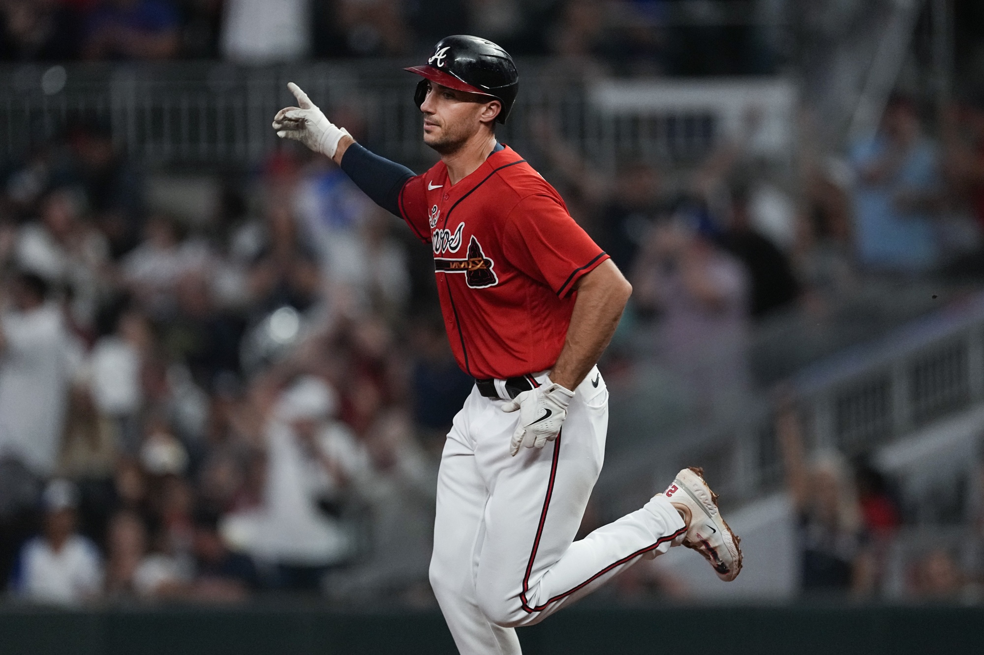 Olson homers, drives in 3 to help Braves sweep Cards