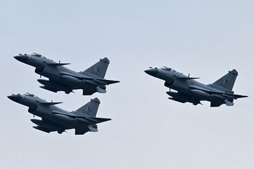 PAKISTAN-POLITICS-DEFENCE