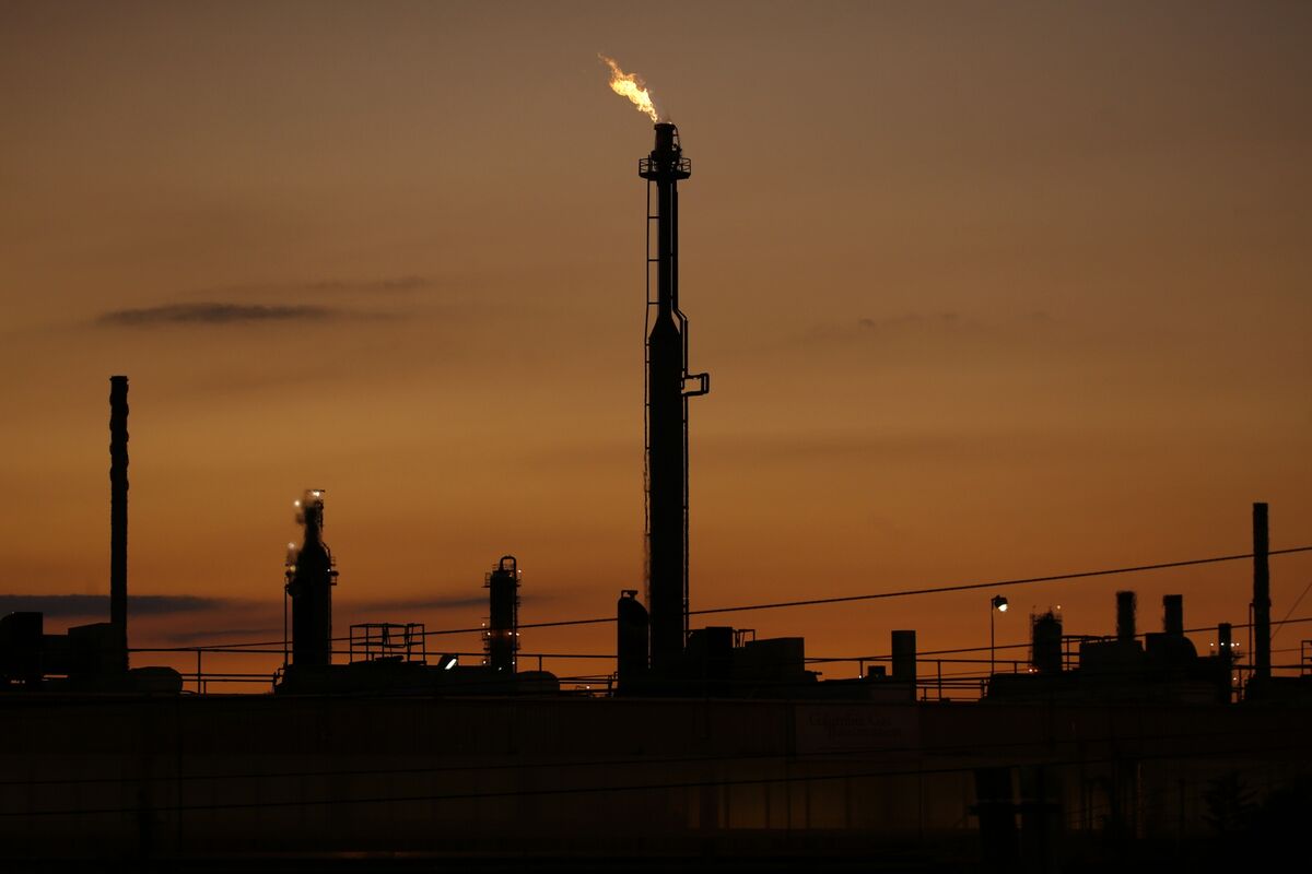 Oman Denies Plans to Sell $8 Billion Gas Assets