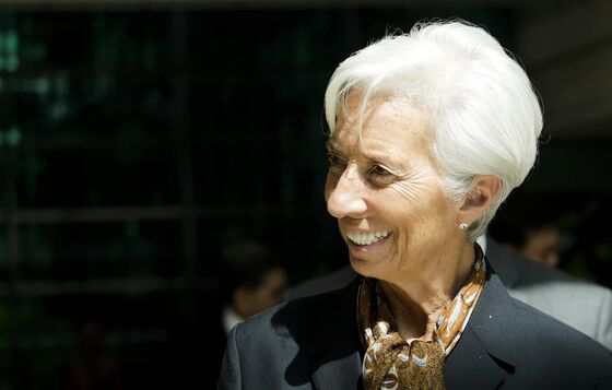 Lagarde Trailblazing at ECB Puts Onus on U.K. to Follow Suit