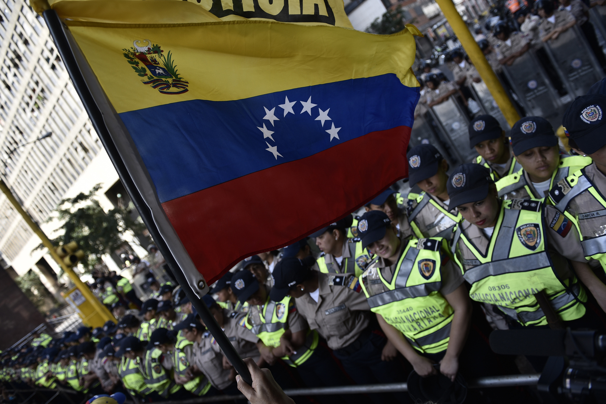 Venezuela Starts Tense Handover of Congress to Opposition