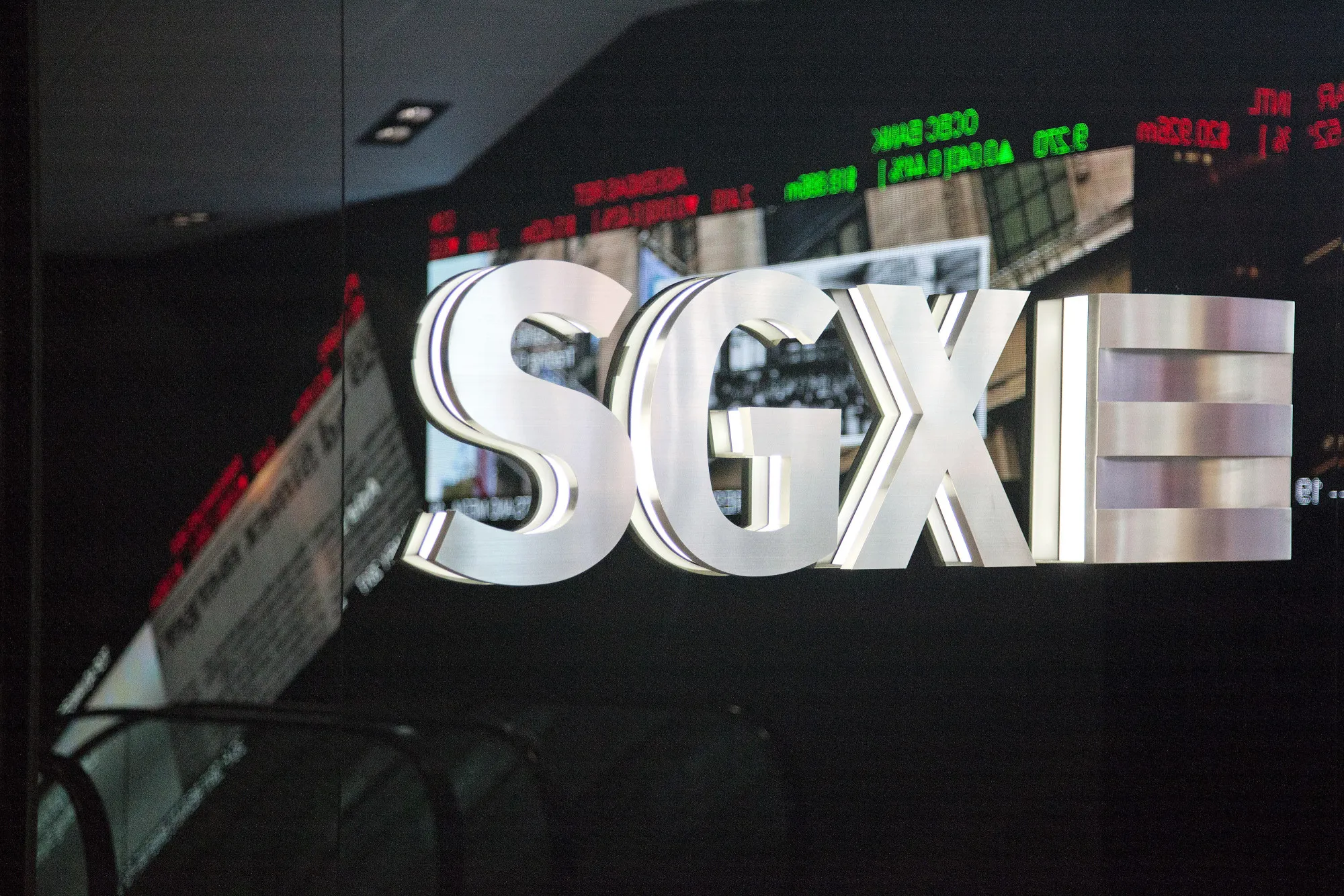SGX Plunges Most in 17 Years as MSCI Signs Pact with Hong Kong - Bloomberg