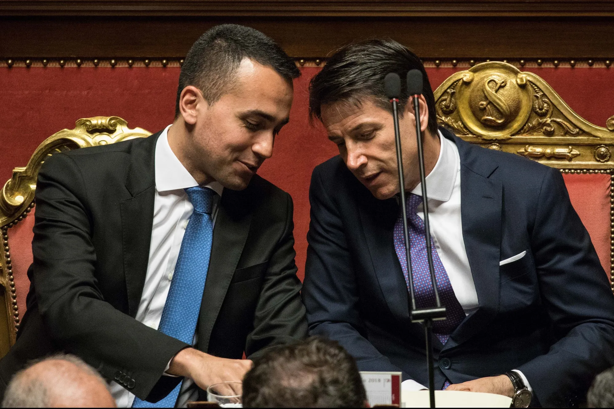 Luigi Di Maio speaks to&nbsp;Giuseppe Conte.
