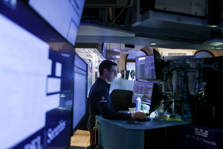 Nasdaq 100 Sinks Into Correction As Big Tech Keeps Falling