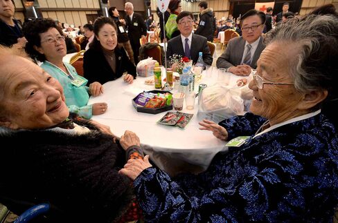 Sisters meet during a family reunion after being separated for 60 years.