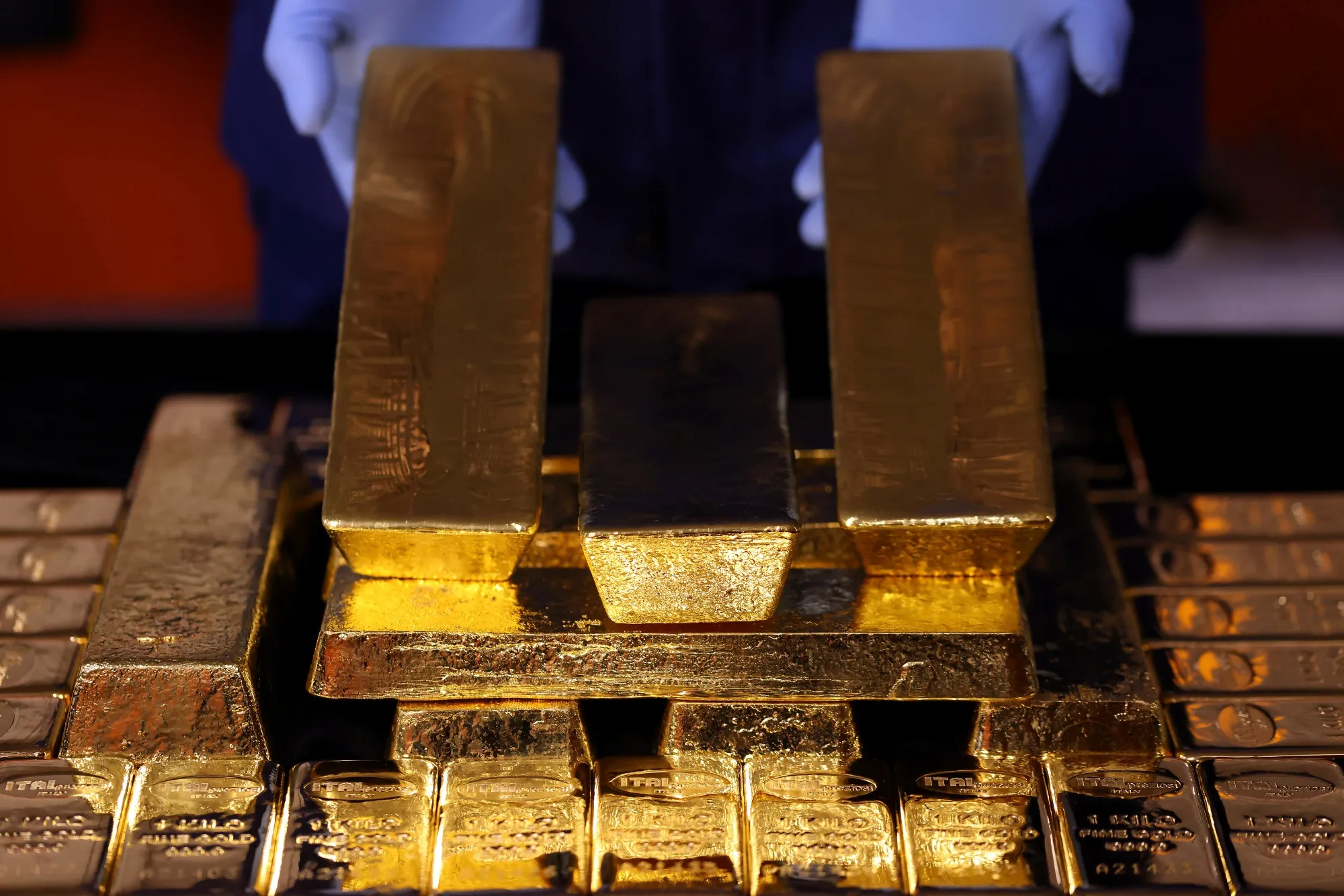 China Raised Gold Reserves by 15 Tons in September, Goldman Says - Bloomberg