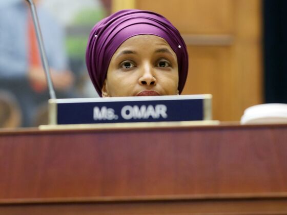 Democrats in 2020 Race Rally Around Ilhan Omar Amid Anti-Semitism Flap