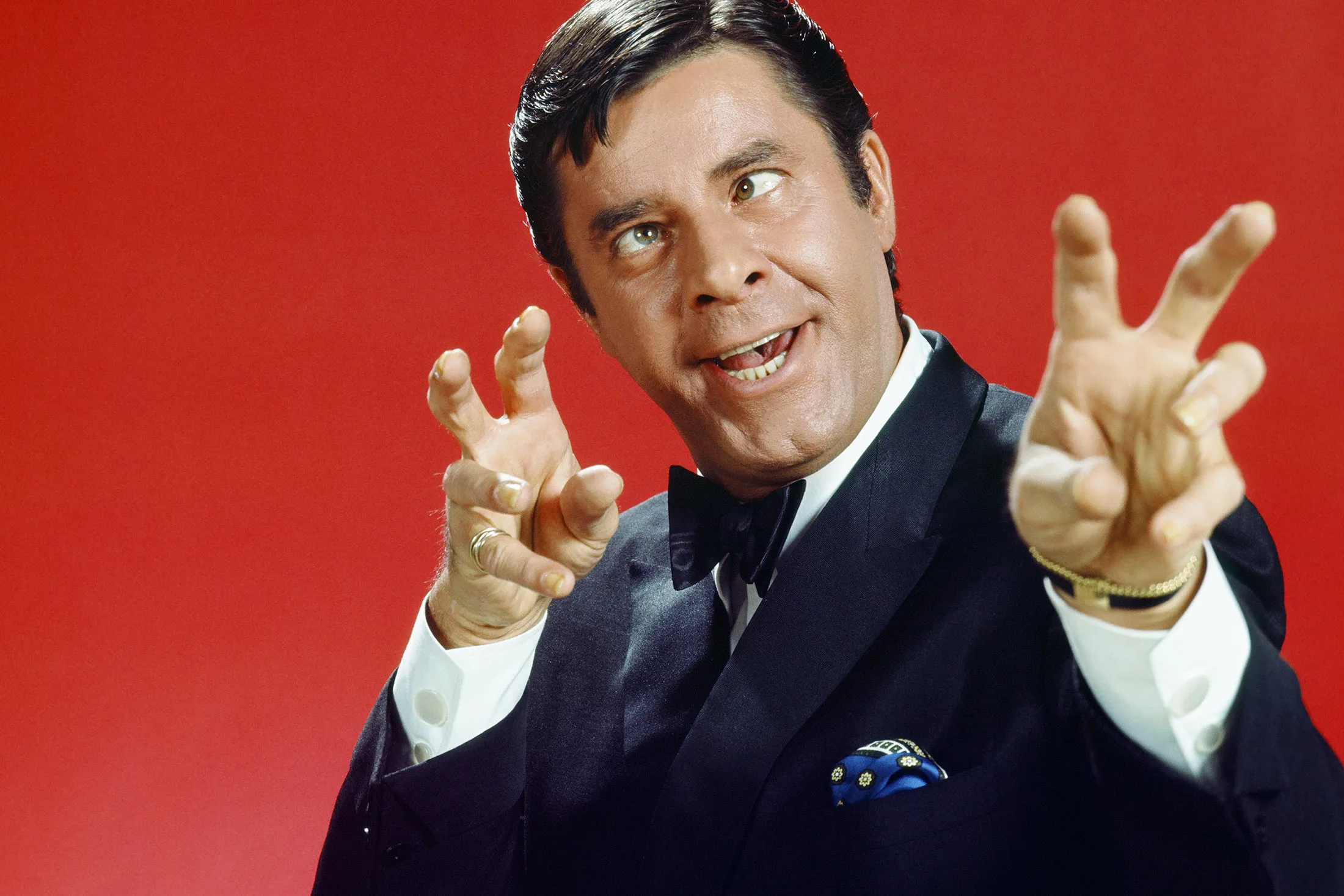 Jerry Lewis, Comic Turned Telethon Fund-Raiser, Dies at 91 - Bloomberg