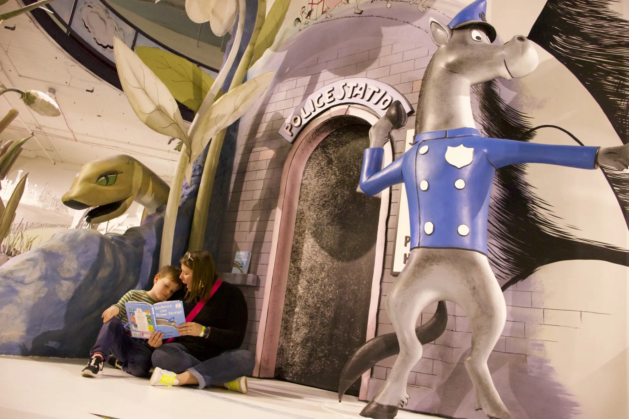 Robert the Rose Horse meets Frog and Toad at The Rabbit hOle in Kansas City, Missouri.