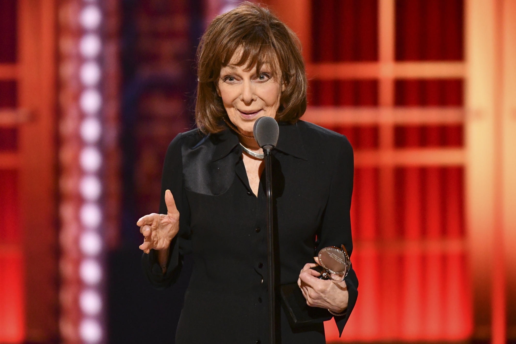 Elaine May to Receive PEN Award Named for Mike Nichols - Bloomberg