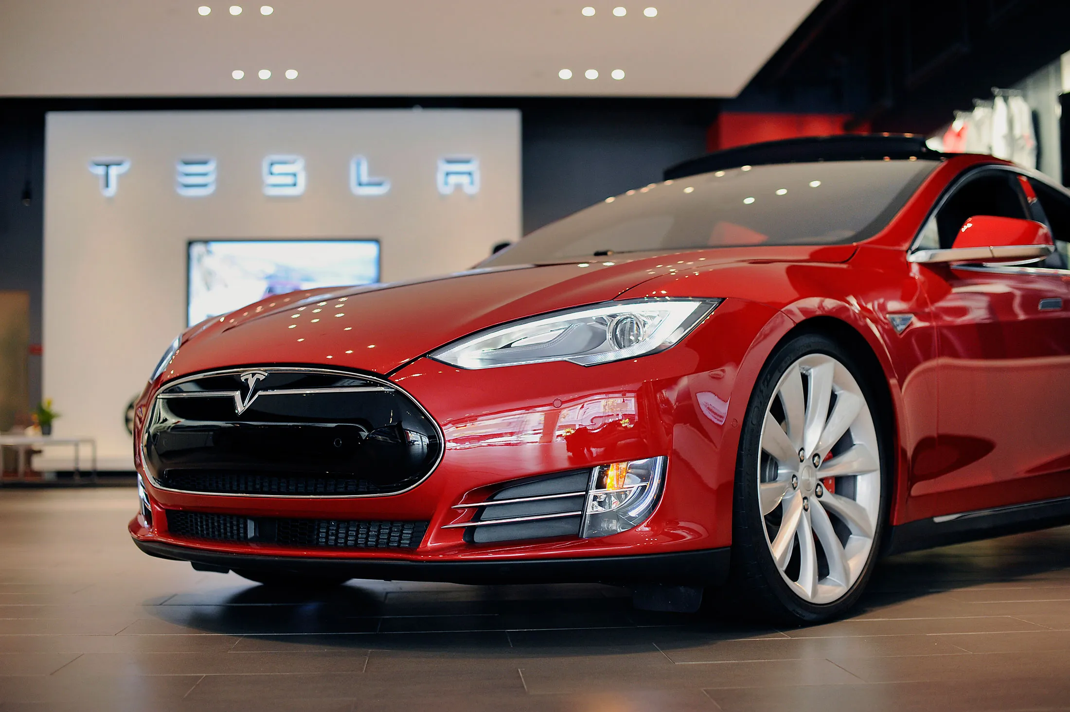 A Model S P85D on display at the Tesla Motors retail store in San Jose, California.
