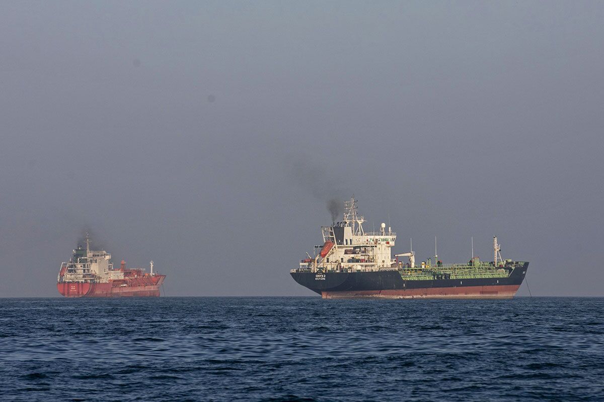 Middle East Fuel Exports Rebound as Tankers Slip Through Hormuz