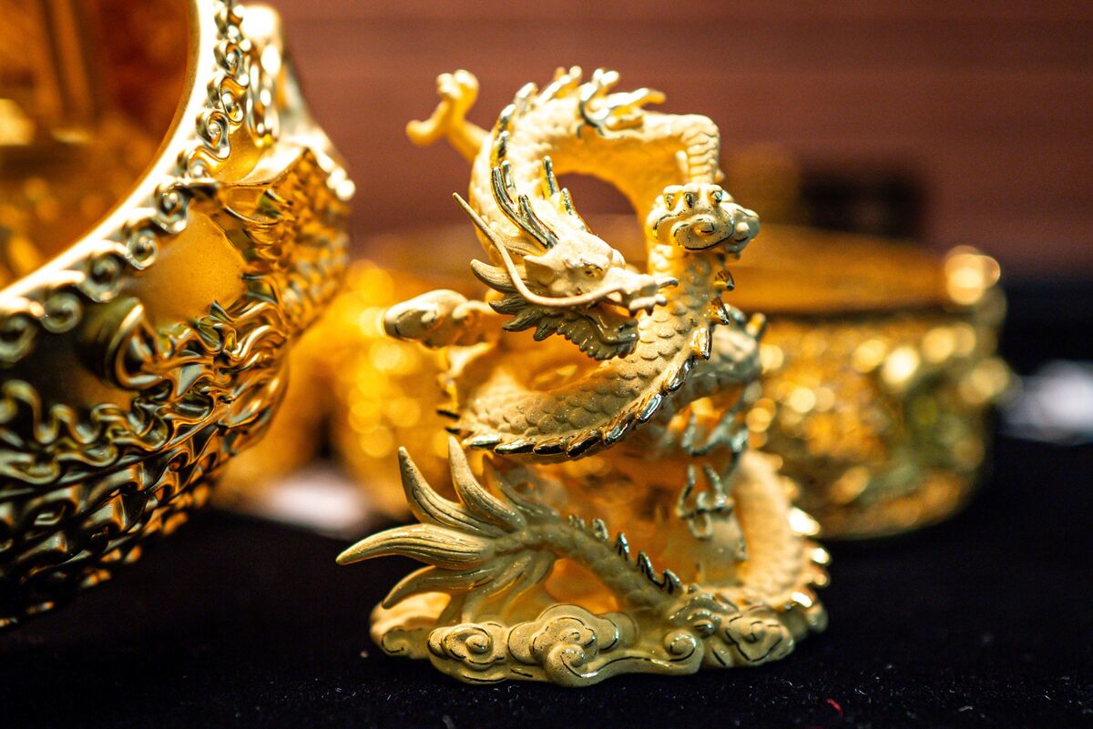 China Investors Bet on Gold as Stocks, Property Lose Appeal in Weak Economy  - Bloomberg