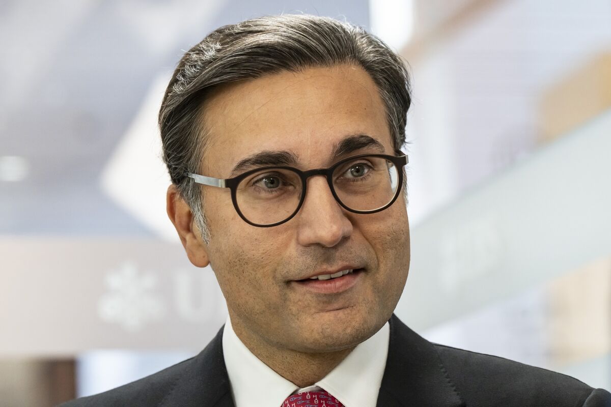 UBS-Topmanager Khan sieht durch KI Risiken für Jobs - und Banken unter Zugzwang