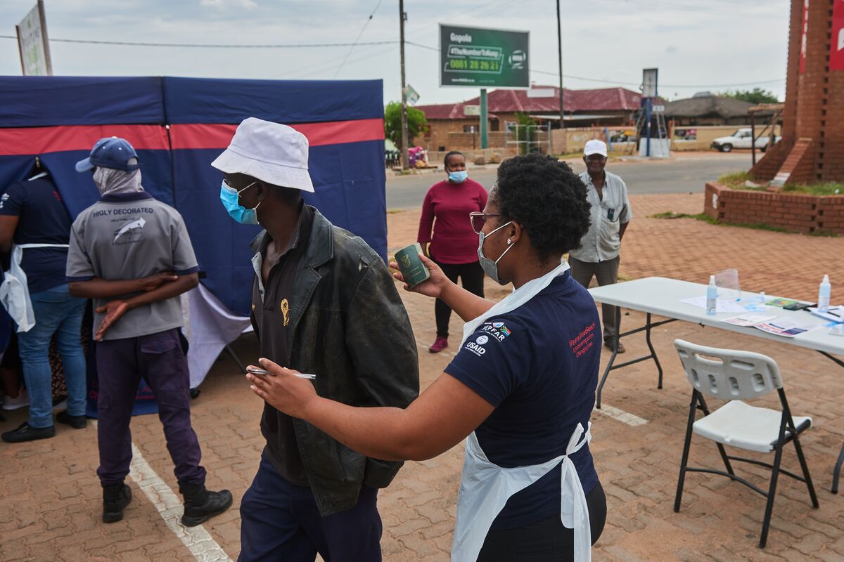 Africa Covid New Cases at Lowest Since April 2020 - Bloomberg