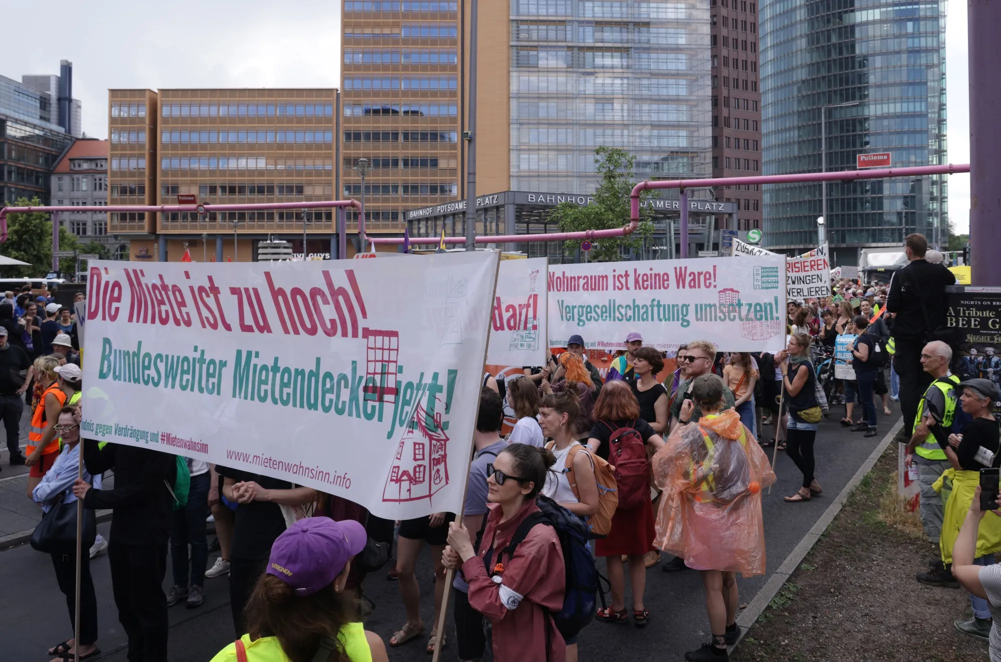 Berlin protesters June 1, demanding affortable housing.