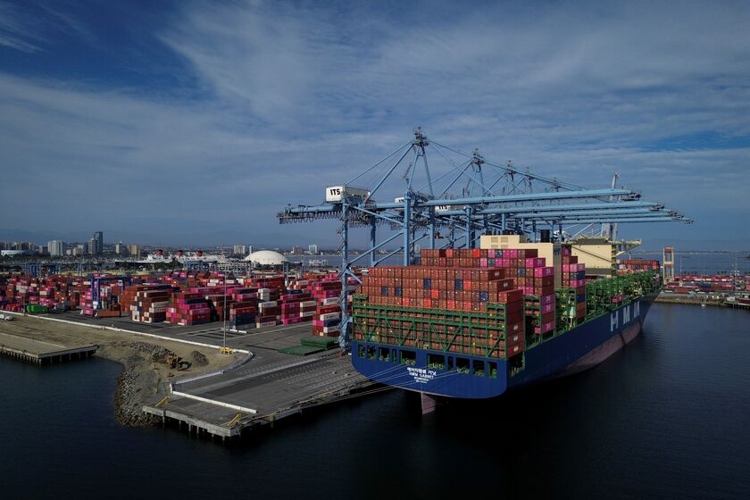 US Ends Tariff Exemption For Small Packages, Upending Global E-Commerce