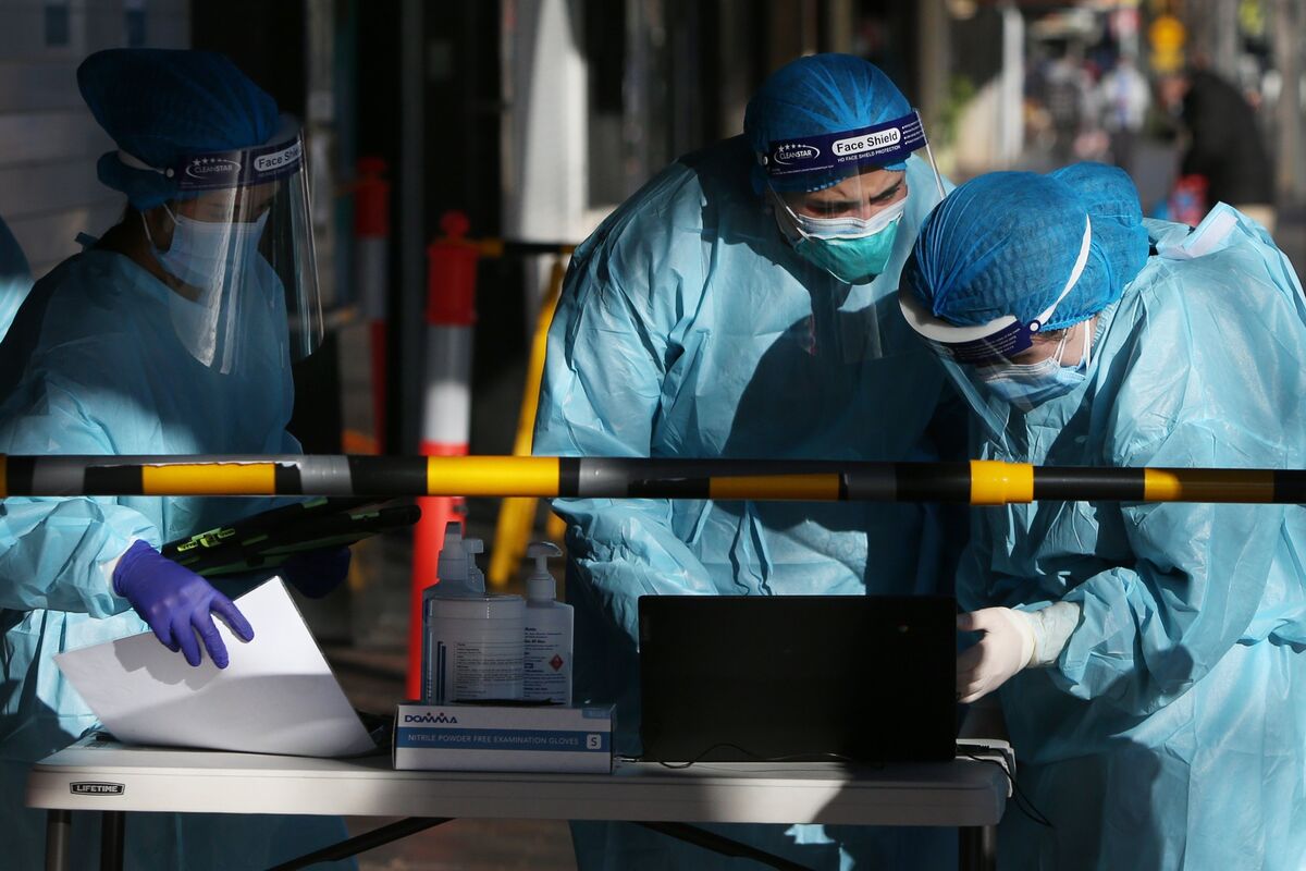 Brisbane Joins Sydney in Lockdown as Virus Spreads in Australia