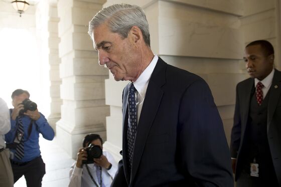 Mueller Wins Key Victory as Manafort Judge Upholds Authority