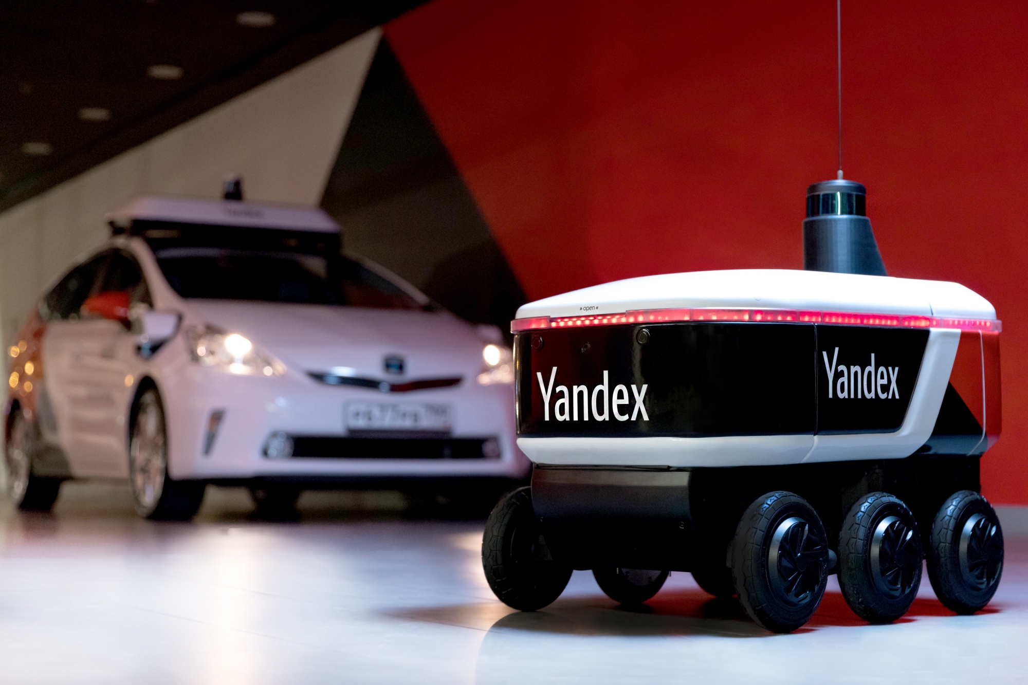 yandex food delivery robot