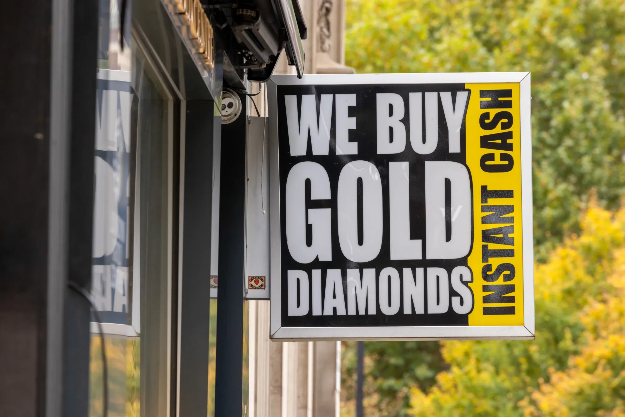 Is Gold a Bubble Yet? And When Will It Burst? - Bloomberg