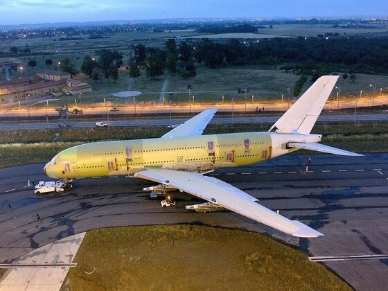 Virus Sidelines A380 Superjet, the Biggest Plane in the Skies