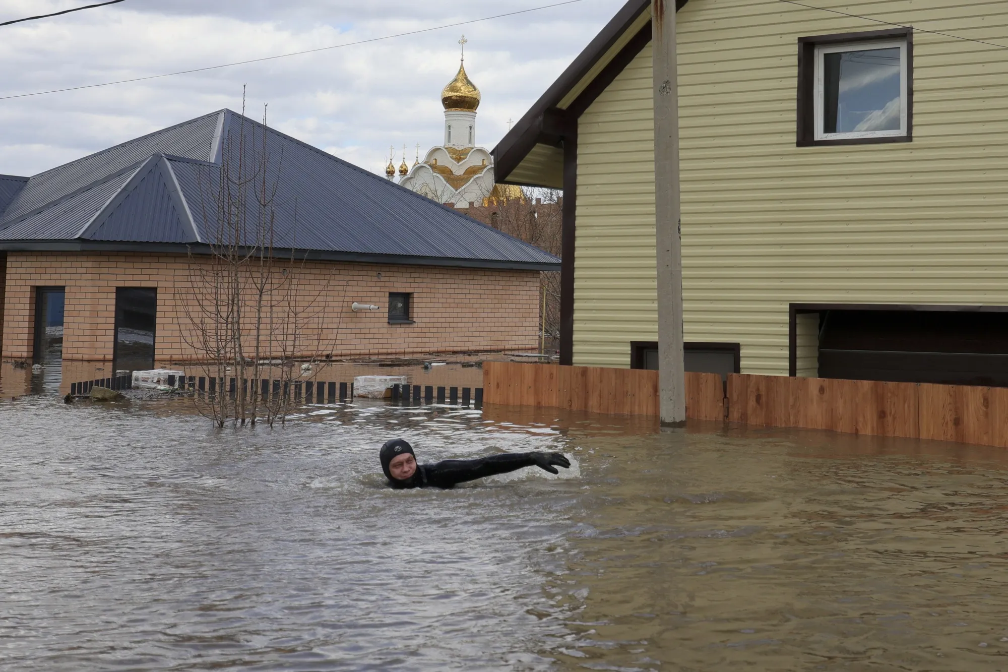 Russia Floods Latest: Hundreds of Thousands Evacuated; Damage Uncertain ...