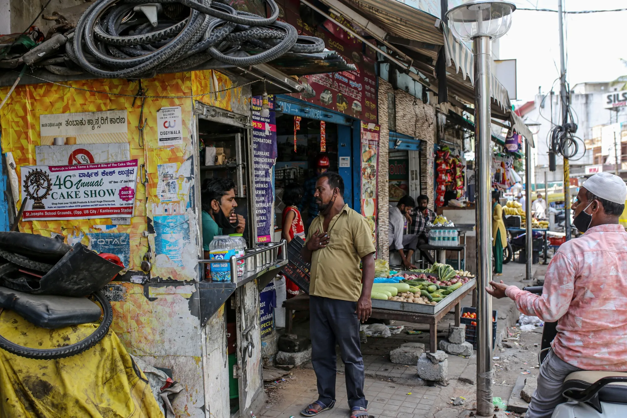 Vendors&nbsp;in Bengaluru, India.