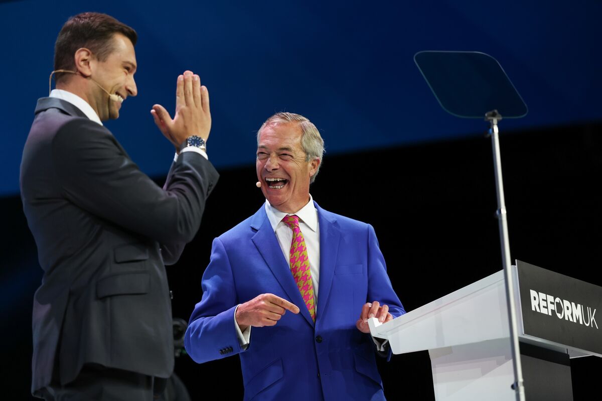 As Farage fights to refind his mojo and Zack Polanski looks to boost his, could 2-party politics be back in the UK?