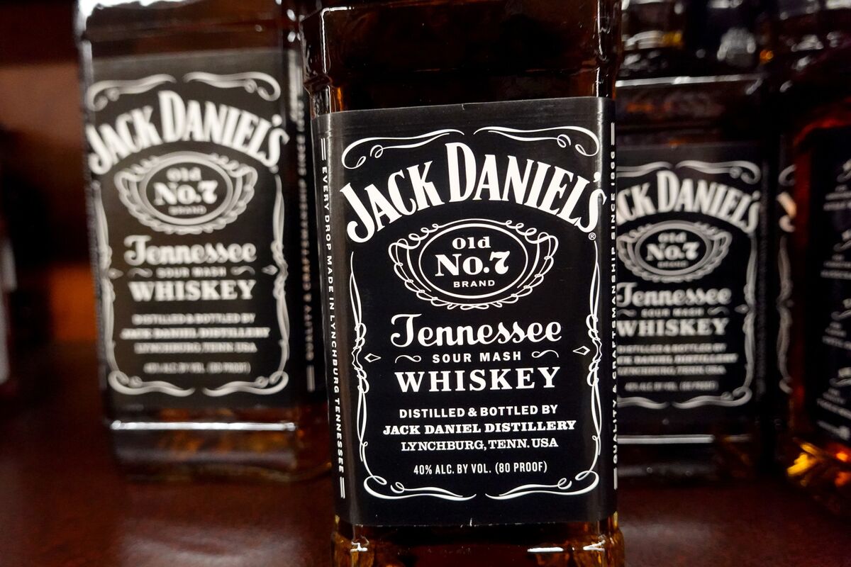 bloomberg.com - Andrea Felsted - Will the US Toast France's Pernod Ricard Swallowing Jack Daniels?