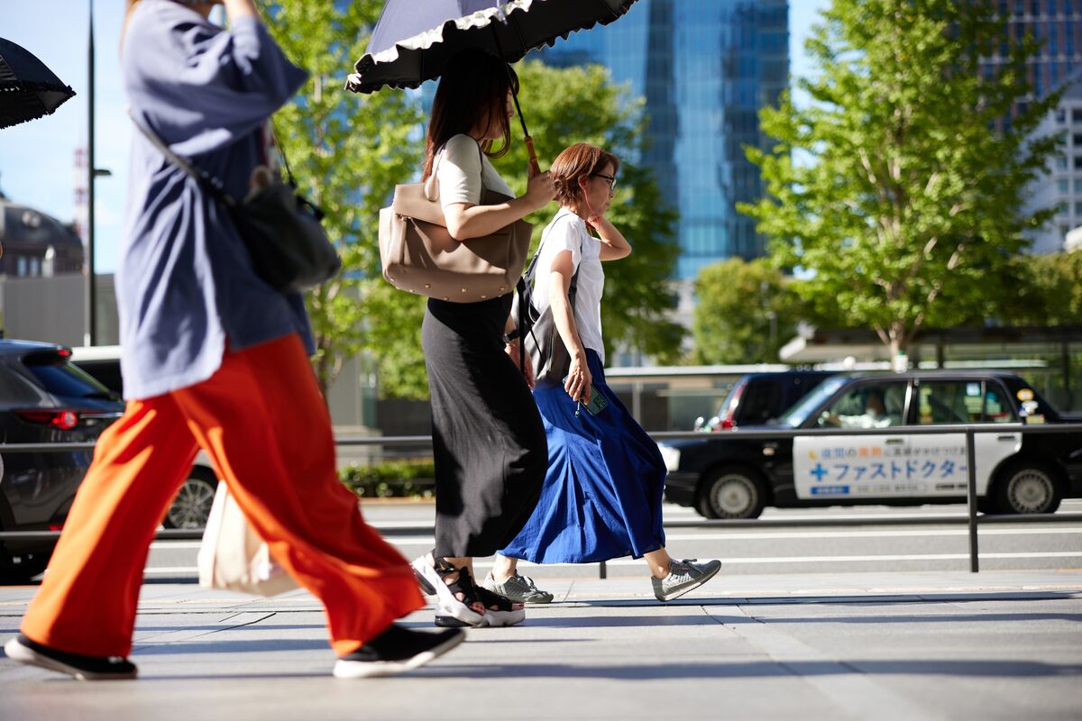 Japan's Largest Union Plans 5% Pay Rise as UK Raises Real Living Wage