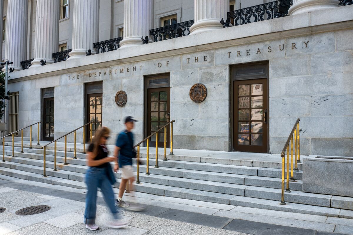 Swelling Bets Against Treasuries Are Fueling Repo Borrowing Cost