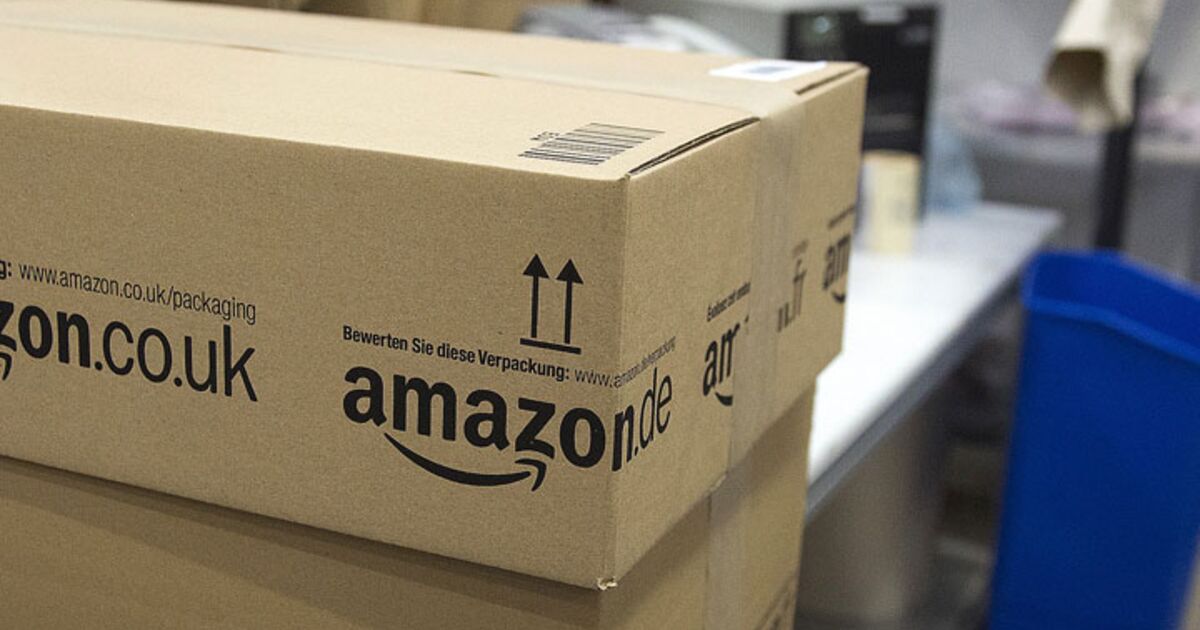 Amazon Warehouse Workers Want To Be Paid For Waiting In Line Bloomberg