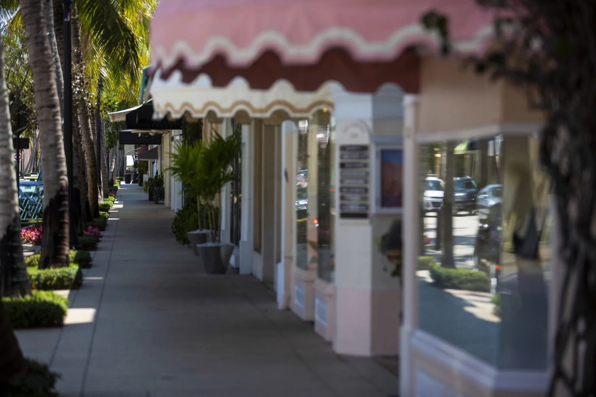 Closed stores in Palm Beach, Florida on April 3.