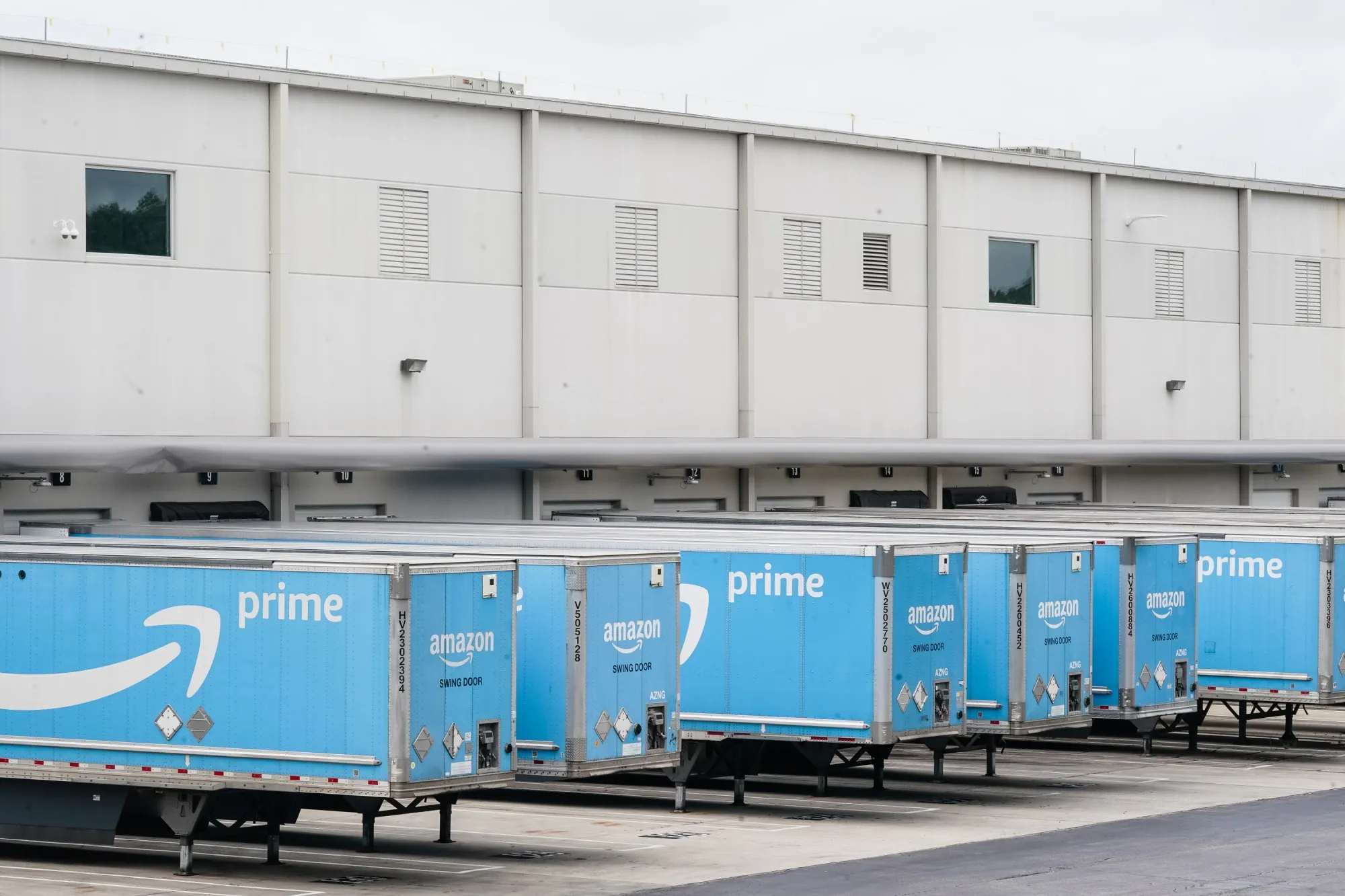 Các đoạn trailer đang chờ được công bố.