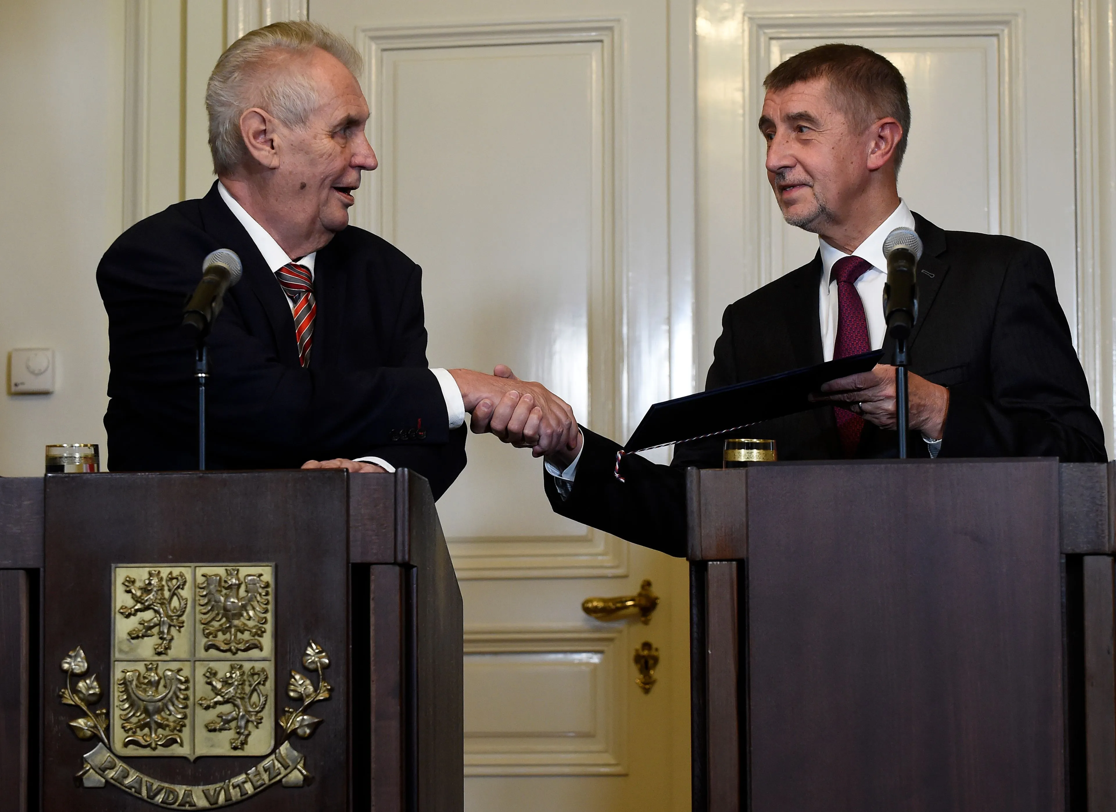 Czech President Milos Zeman, left and Prime Minister Andrej Babis&nbsp;