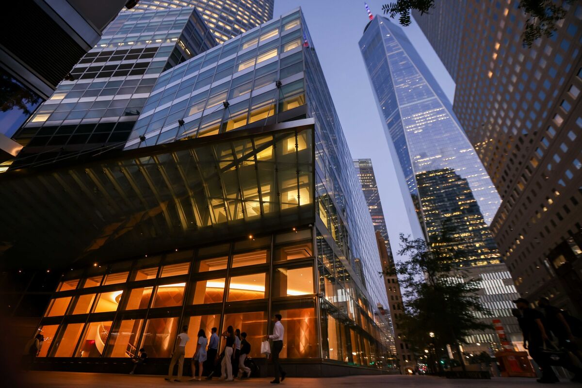 Goldman Pitches Investors on Loans to Their Own Private Funds