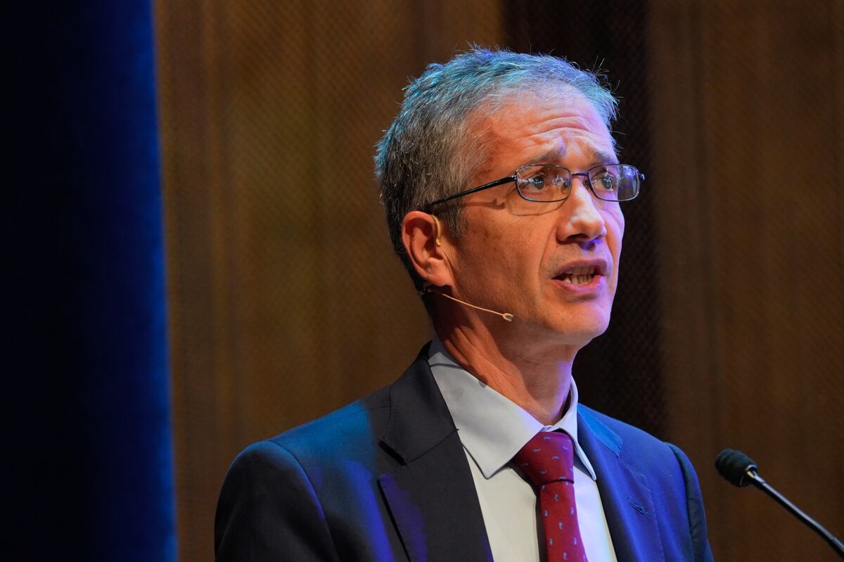 AI ‘Arms Race’ Still Poses Global Stability Risk, BIS Chief Says