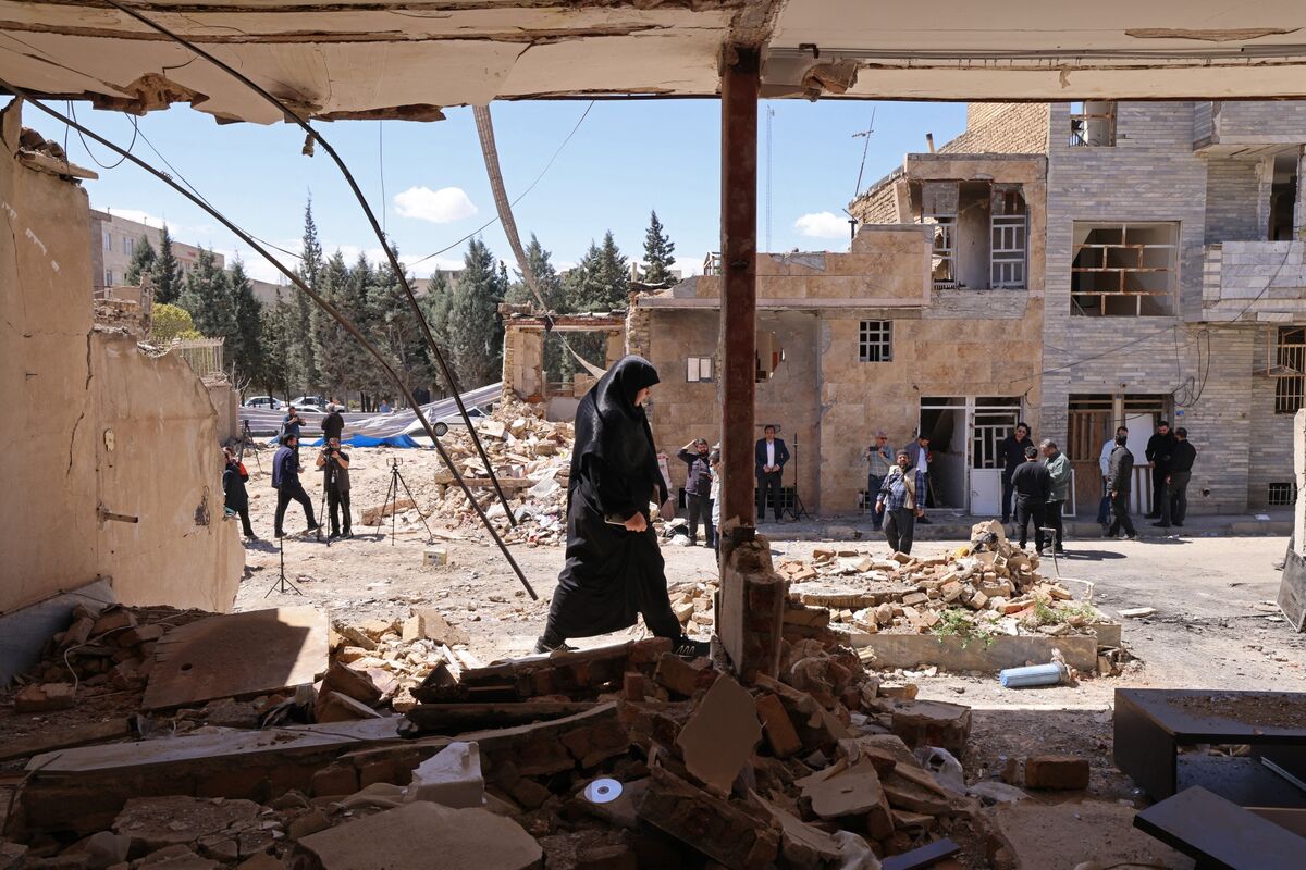 Iran Launches New Attacks as Trump's Ceasefire Deadline Approaches