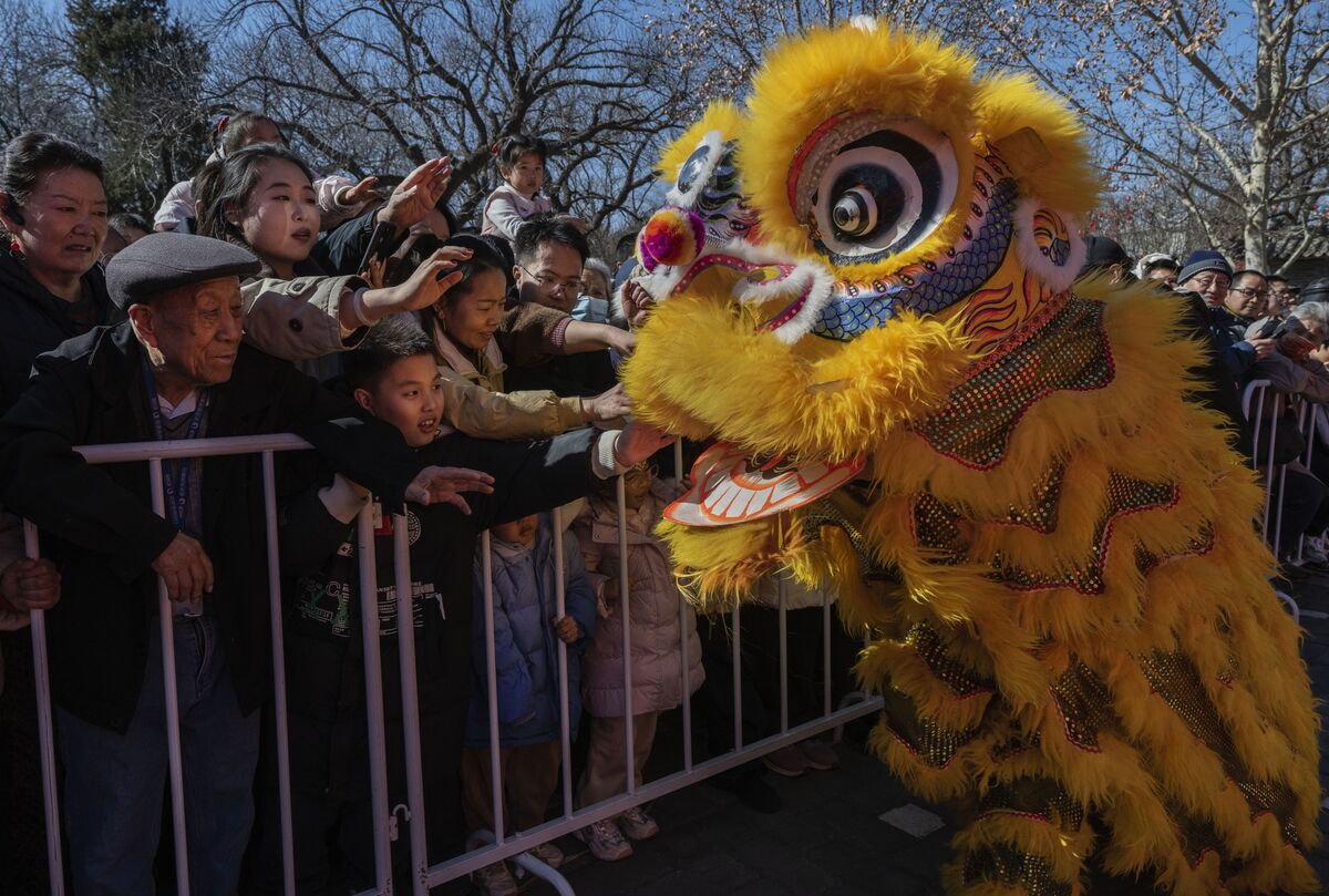China Stocks May See Resilient Reopen on Tariff Relief, AI Buzz - Bloomberg.com