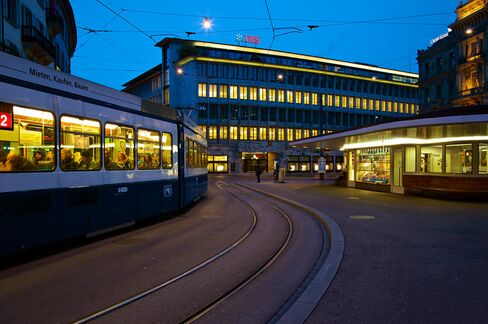 Three Former Swiss Bank Advisers Charged With Conspiracy