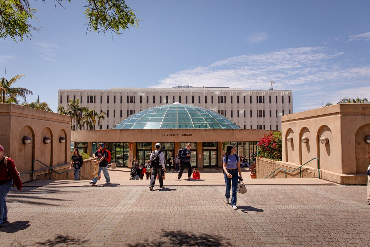 OpenAI Inks Deals With Colleges, Seizing Early Lead in Education Market