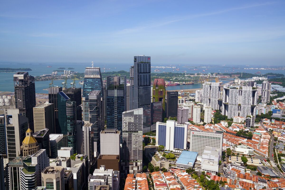 Singapore’s Core Inflation Cools to 18-Month Low in September