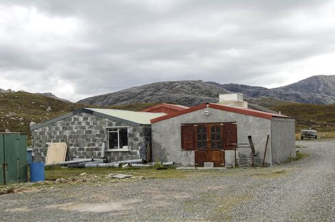 The unassuming huts that make up Abhainn Dearg.